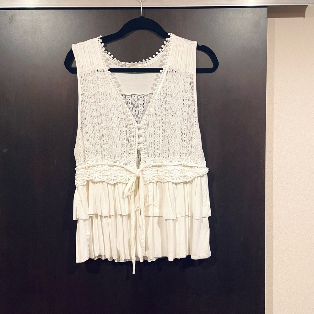 Vick lace and ruffle tank top - never worn